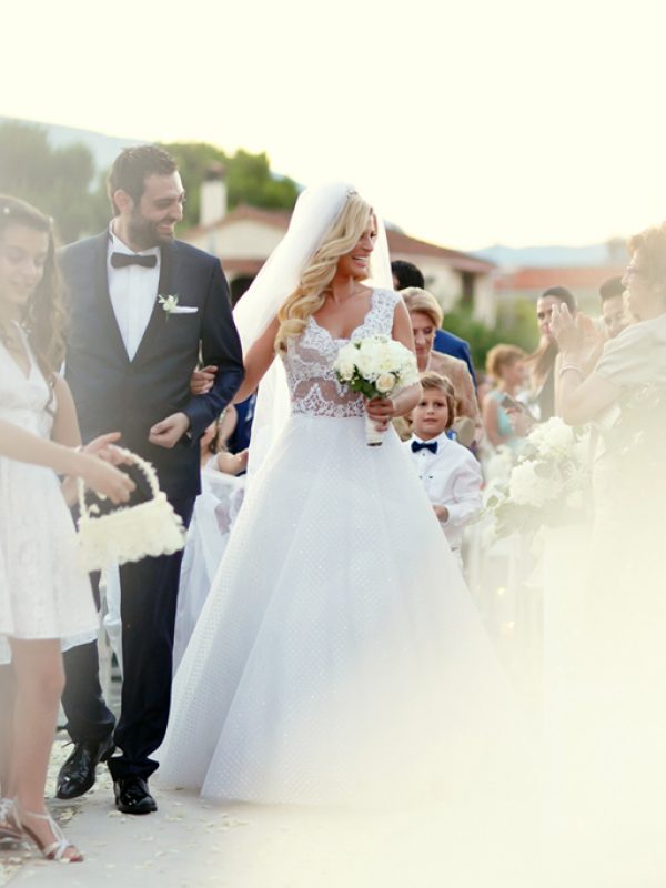 Romantic all-white Wedding – Wedding at Ktima Orizontes in Greece